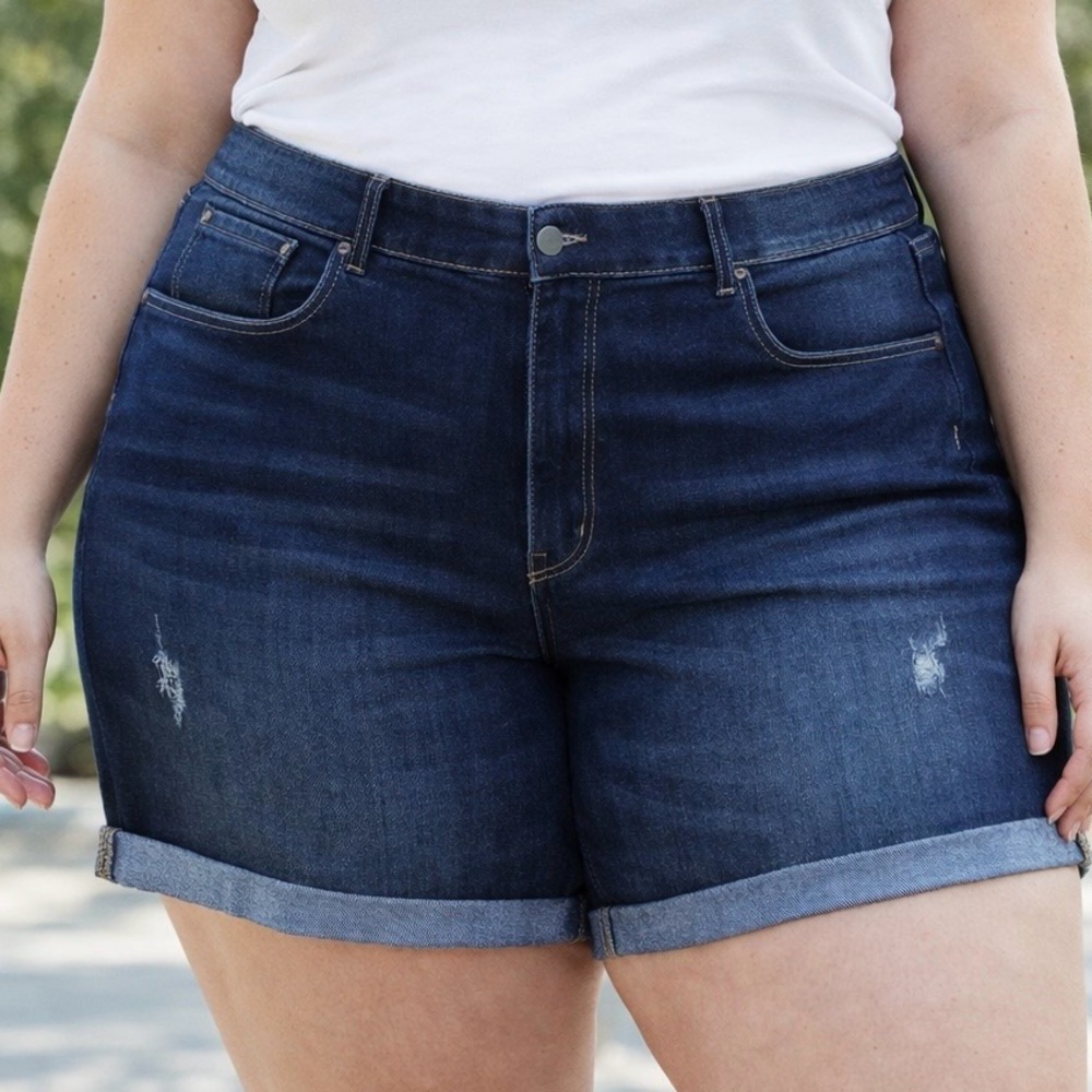 plus size 22 Denim cuffed Jean shorts Vacation Bermuda Sz 22 waist 38 Beach